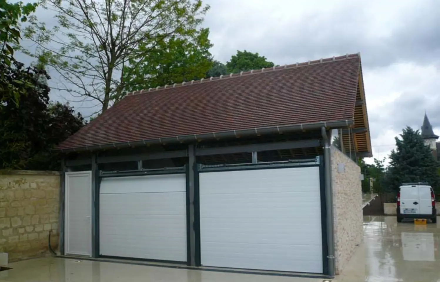 Toiture neuve, gouttières et zinguerie