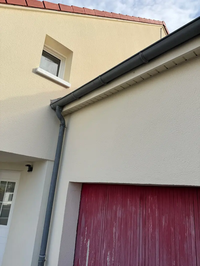 Gouttières en zinc remises à neuf