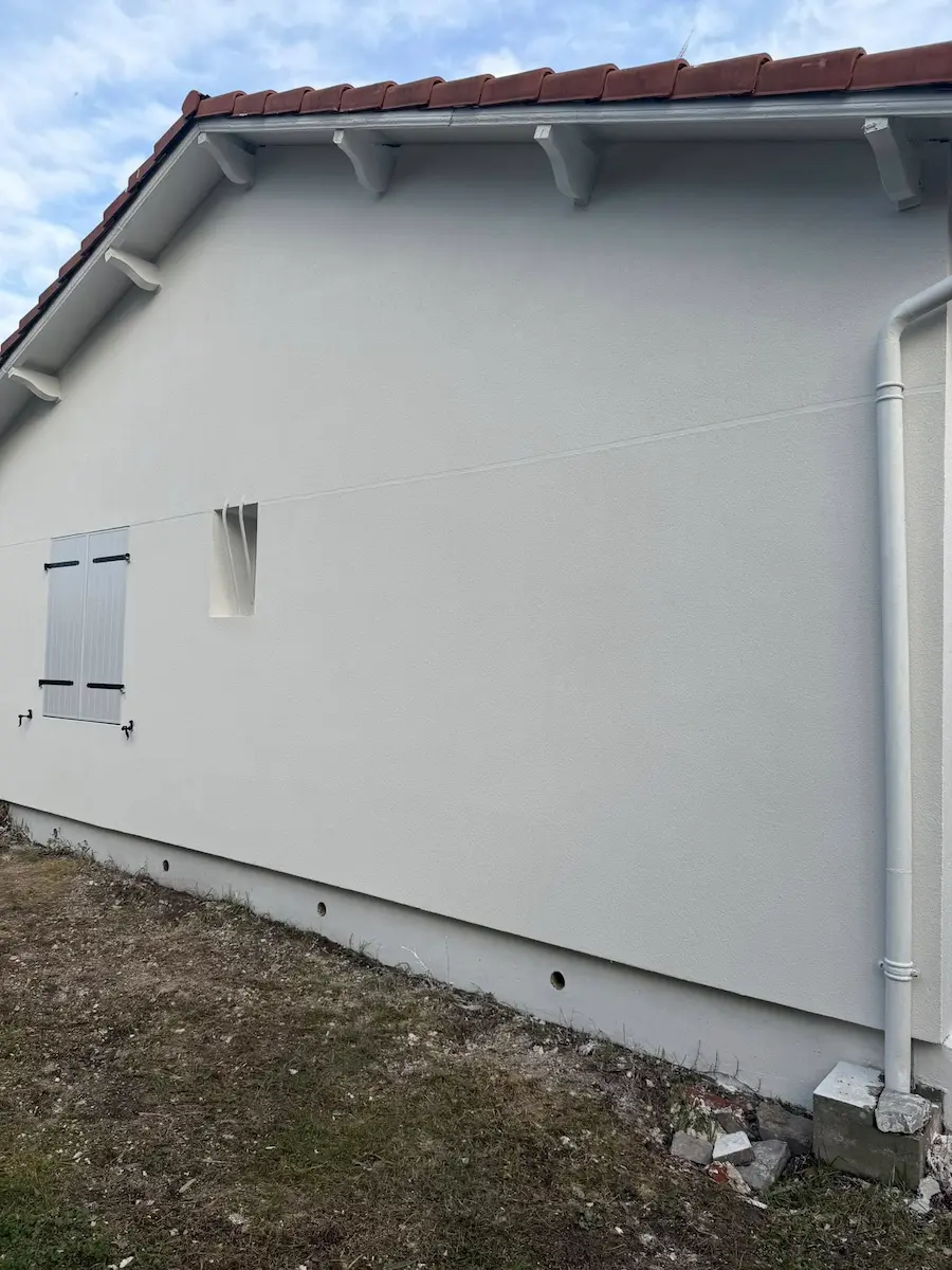 Façade entièrement rénovée grâce à une isolation par l'extérieur